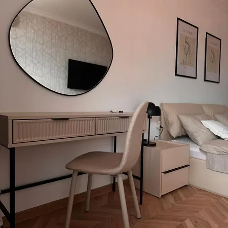 Etara Iv Apartment
